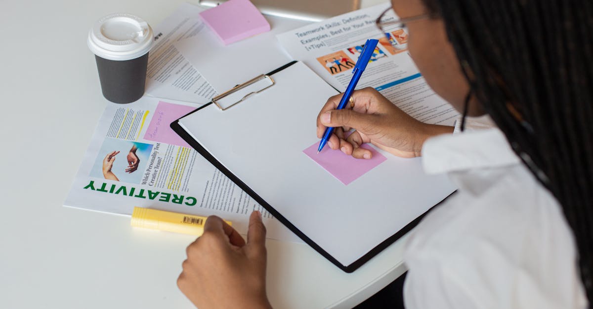 Como separar teoria e análise em 30 dias sem confundir evidência