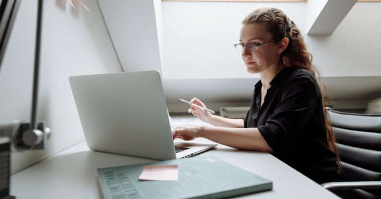 Guia visual com passos para submeter candidatura no portal SAGe da FAPESP