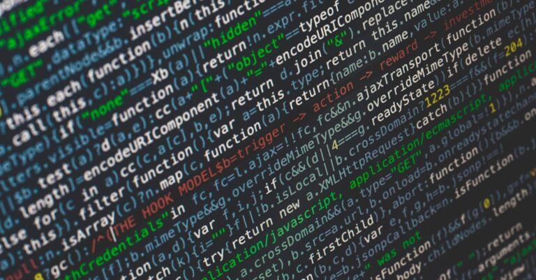 Pesquisador programando script de reamostragem Bootstrap em editor de código R