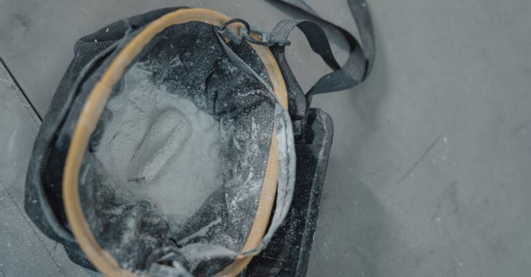 Tela de computador mostrando plot de resíduos versus valores preditos em software estatístico