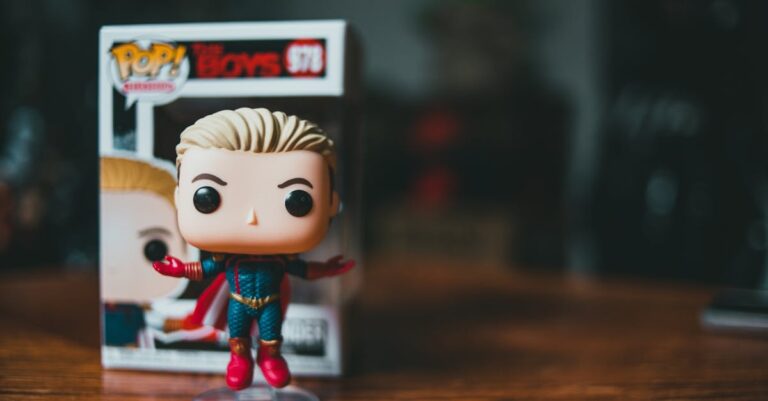 Pesquisador revisando tabelas e figuras em documento acadêmico em setup de escritório clean