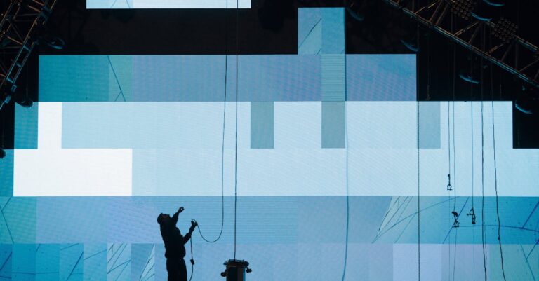 Tela do SPSS exibindo interface da macro PROCESS para análise de mediação e moderação